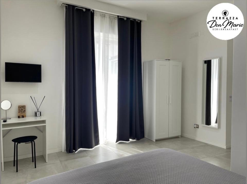פוזולי Terrazza Don Mario Bed&Breakfast מראה חיצוני תמונה