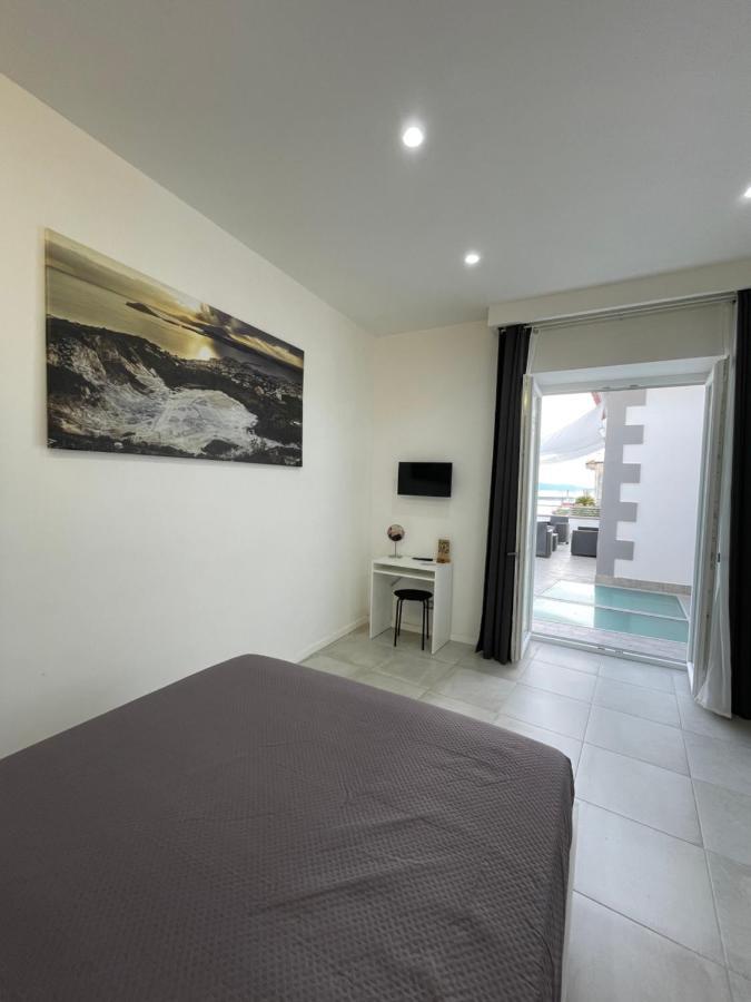 פוזולי Terrazza Don Mario Bed&Breakfast מראה חיצוני תמונה